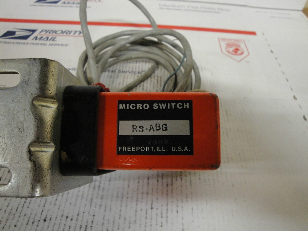 NEW HONEYWELL MICRO SWITCH R3-ABG SENSOR