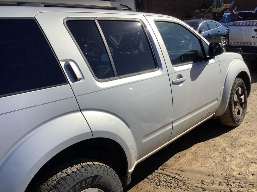 PATHFINDR 2011 Glove Box 4969865