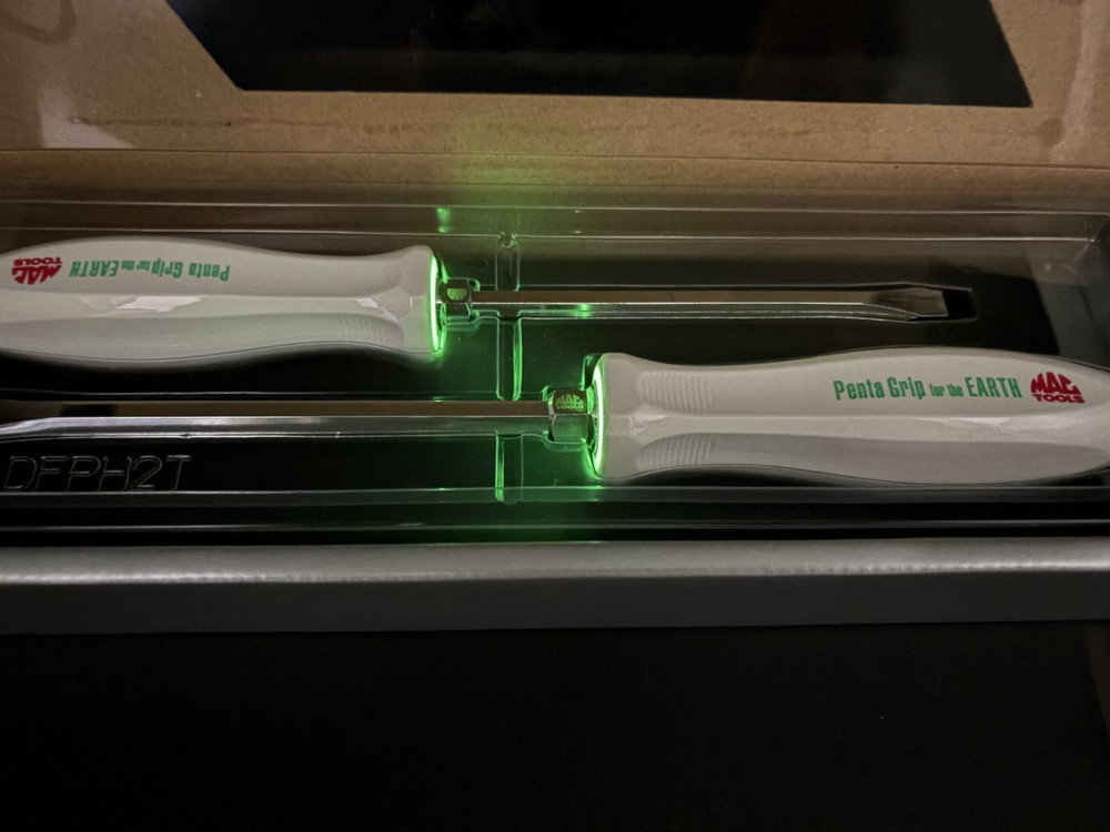 Mac Tools 2022 Striking Flat Screwdriver 2 Set Penta Grip White Hard Handle