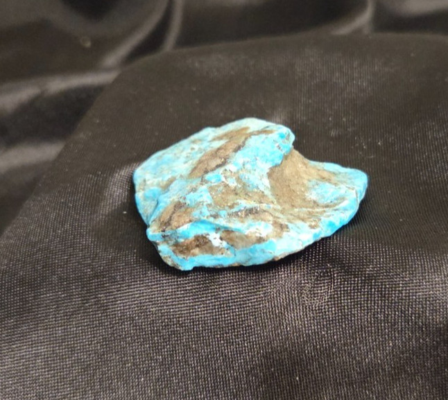 HIGH QUALITY TURQUOISE KINGMAN ROUGH 33 GMS