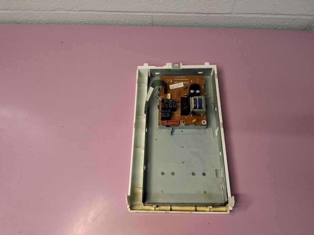 WB07X10736 GE Microwave White Control Touch Panel w/Control Board Used