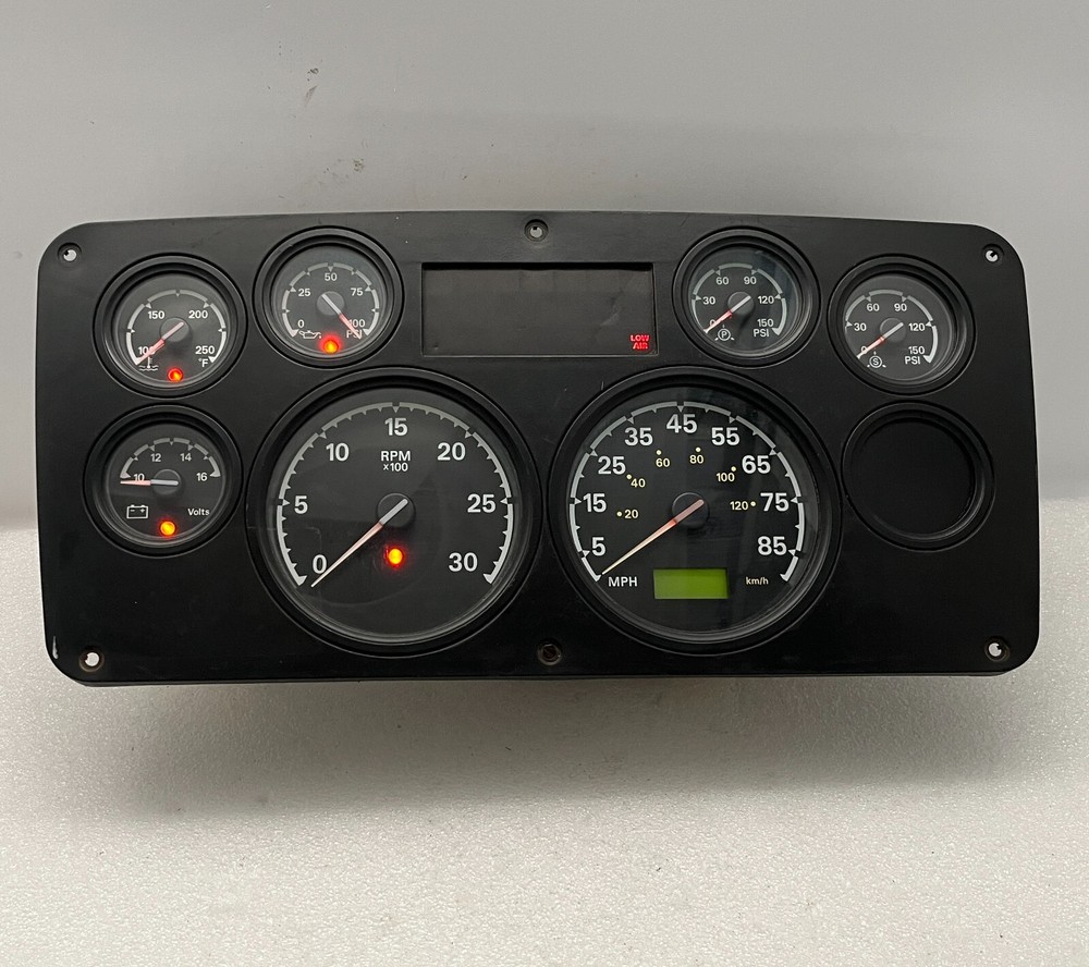 2004 FREIGHTLINER CST112 USED INSTRUMENT CLUSTER