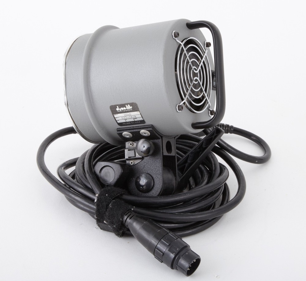 DYNALIGHT 2040 2000 Watt Strobe Head, 16 ' Cord. TESTED!! WORKING!!