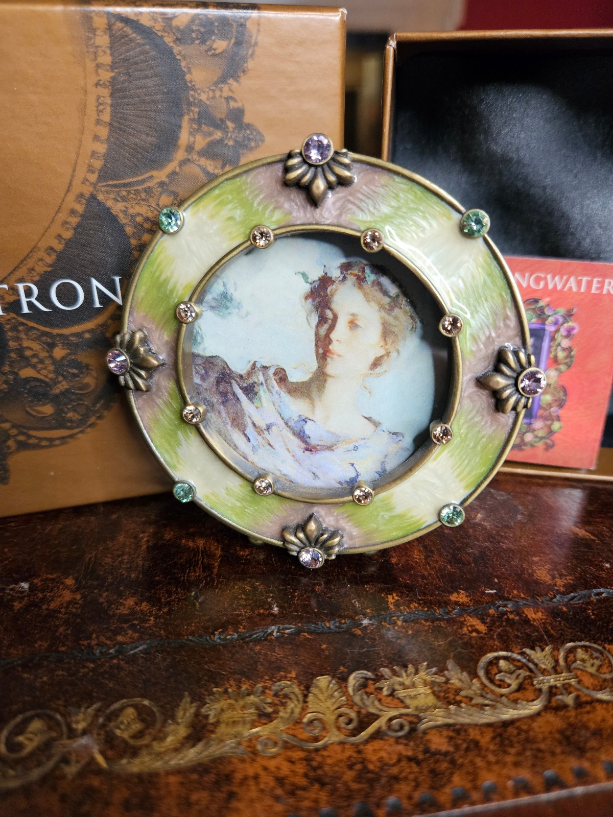 Jay Strongwater Agatha Swarovski Crystal Enamel Round Green Mauve Frame W/Box