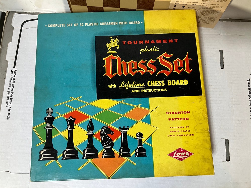 Chess set 1960's E.S. Lowe Co. Tournament Plastic Complete