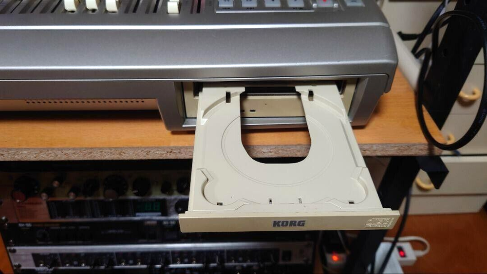 Korg D1600 Digital Recording Studio Pro Audio Equipment Multitrack 16 Track