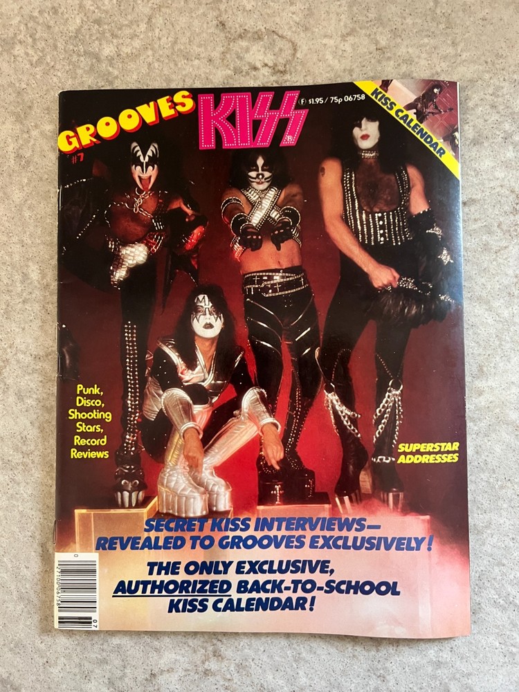KISS Grooves Magazine #7. attached calendar.