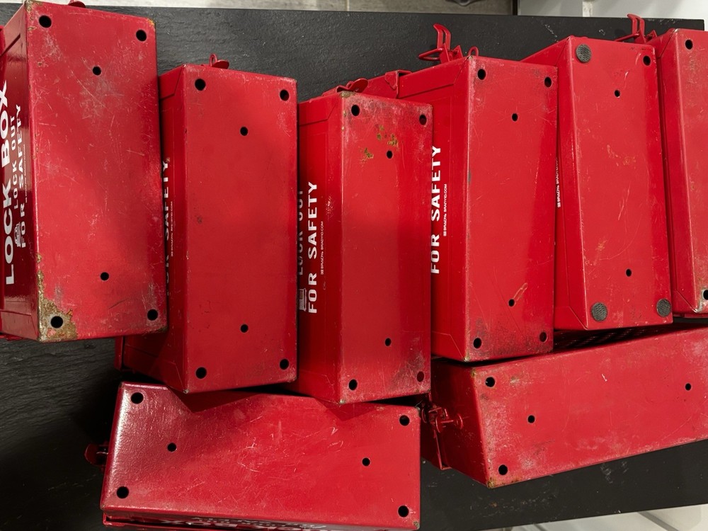 (1) Brady Lock Box Red