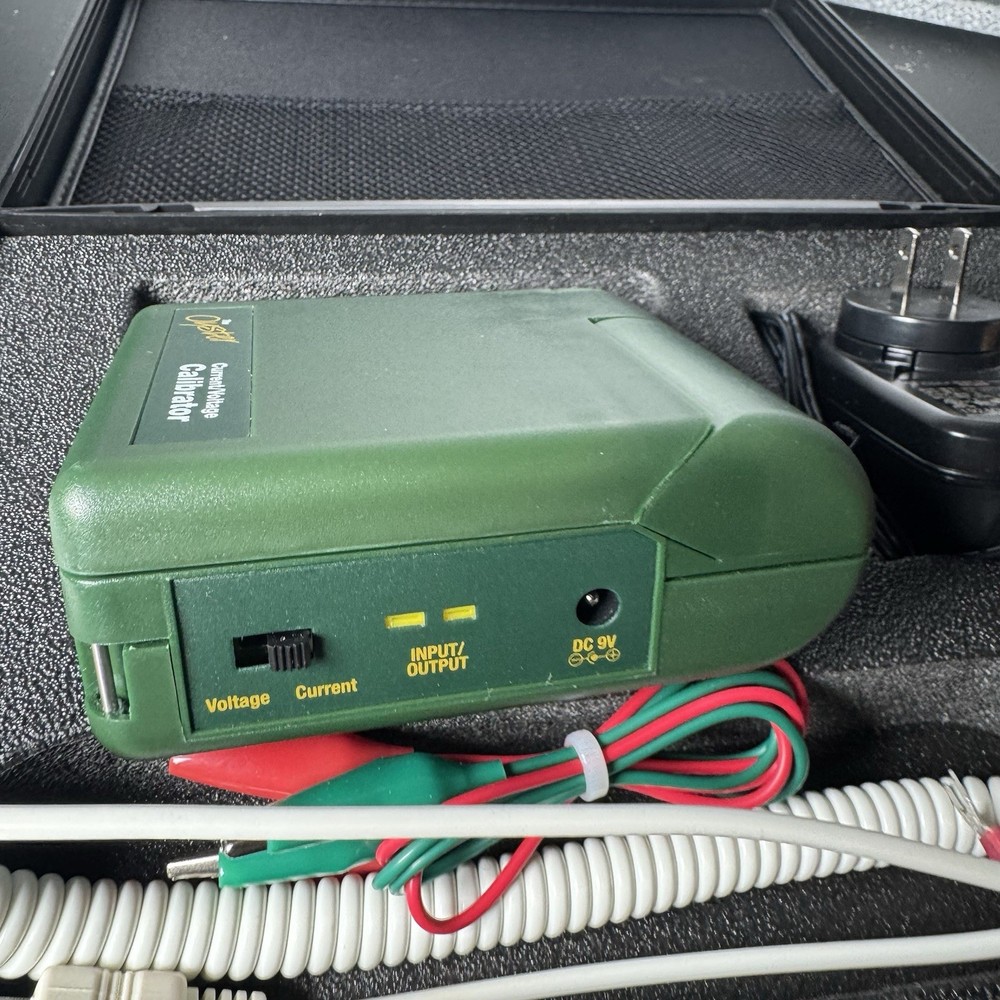 Extech 412355A Oyster Series Current Voltage Calibrator/Meter