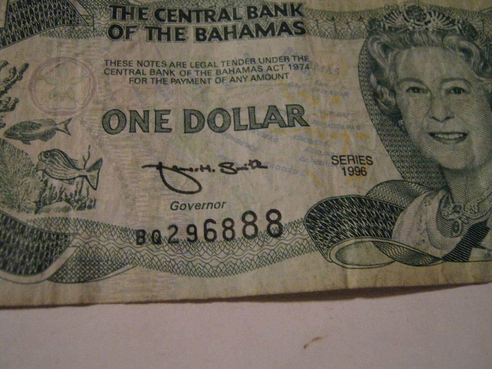 Bahamas FIVE One Dollar QEII notes 1996 Pick # 57a