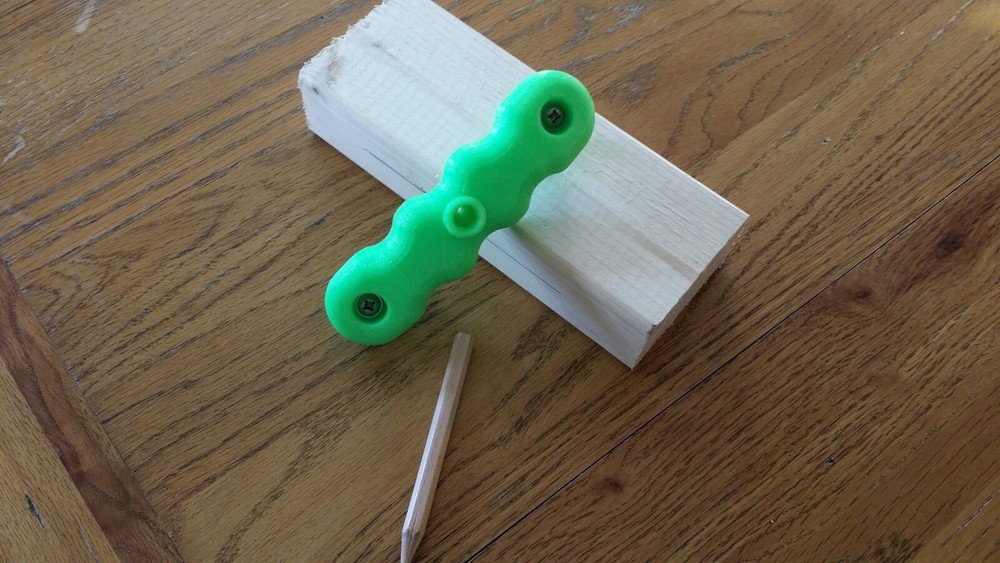 Joiners door centre line scribe marking tool for mortice mortise lock fitting