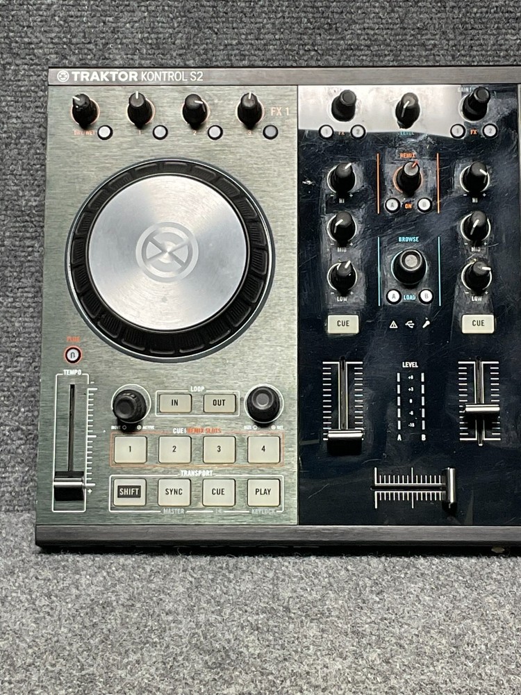 Native Instruments Traktor Kontrol S2 MK2 🎧 2-Channel DJ Controller Black