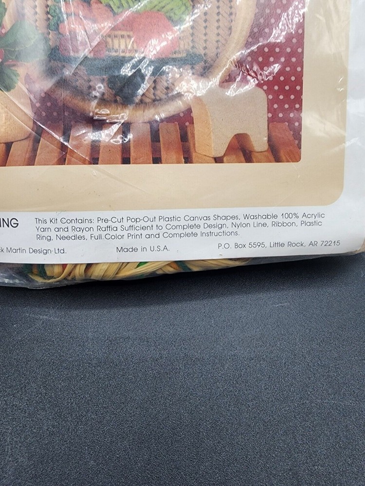1984 Leisure arts Plastic Canvas Capers 6” X 8” Vegetable ring Kitchen
