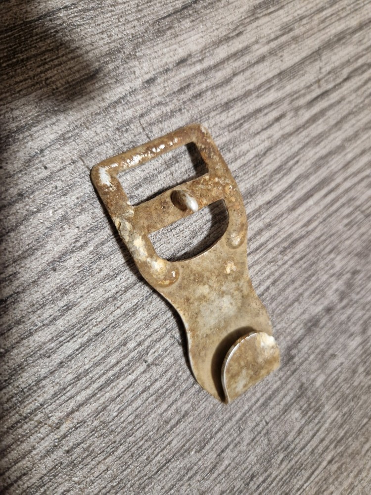 WW2 GERMAN Soldier Y STRAP HOOK