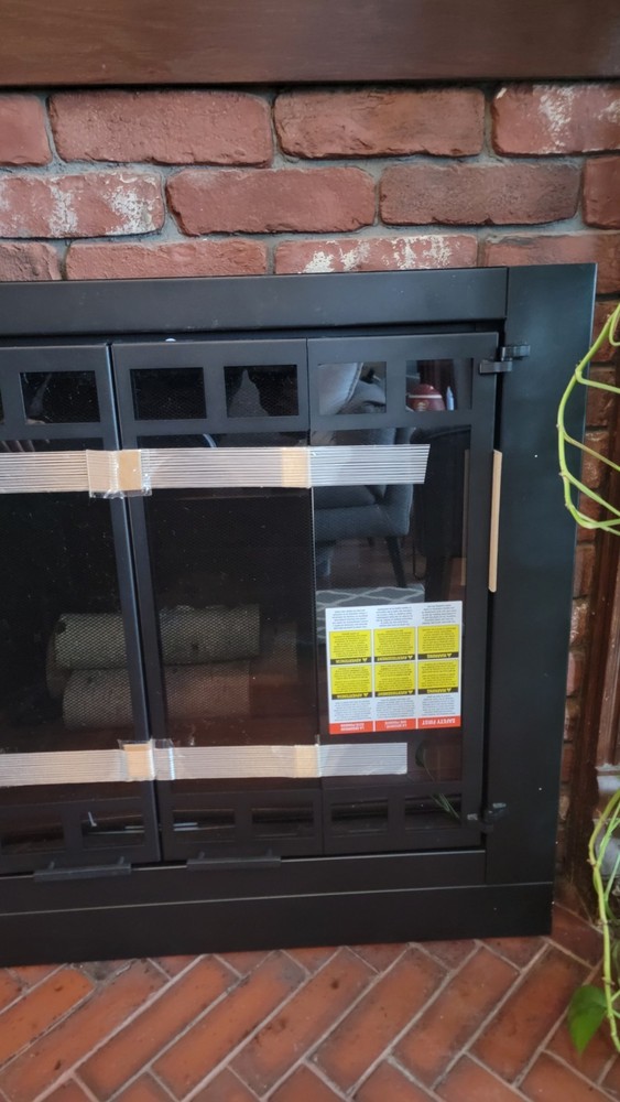 Uniflame Medium Glass Fireplace Doors with Screen