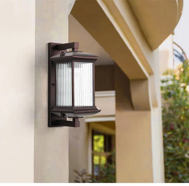 Retro Style Outdoor Wall Lamp