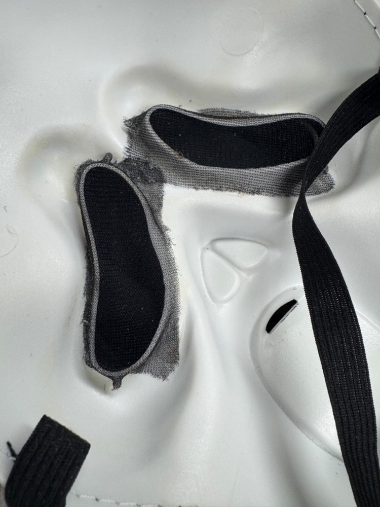 EASTER UNLIMITED - RUBBER AND CLOTH SCREAM FACE MASK - DATED 2014