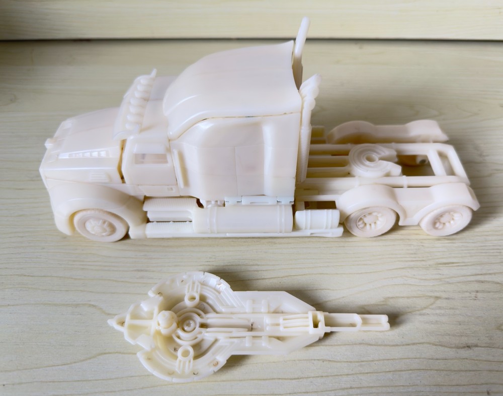 Transformers Movie AOE Leader Class Optimus Prime White Prototype Test