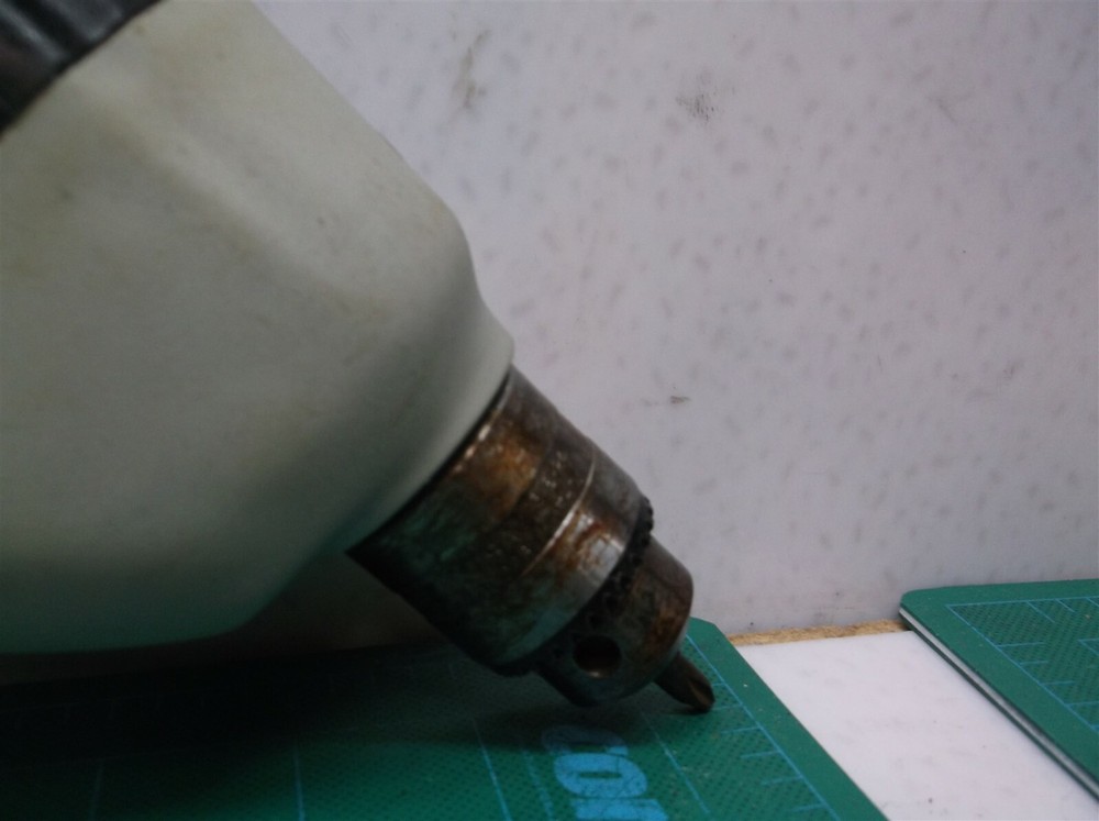 Vintage Black & Decker 3/8" Drill #7190 V. Speed Drill Trigger Lock Doesn't Work