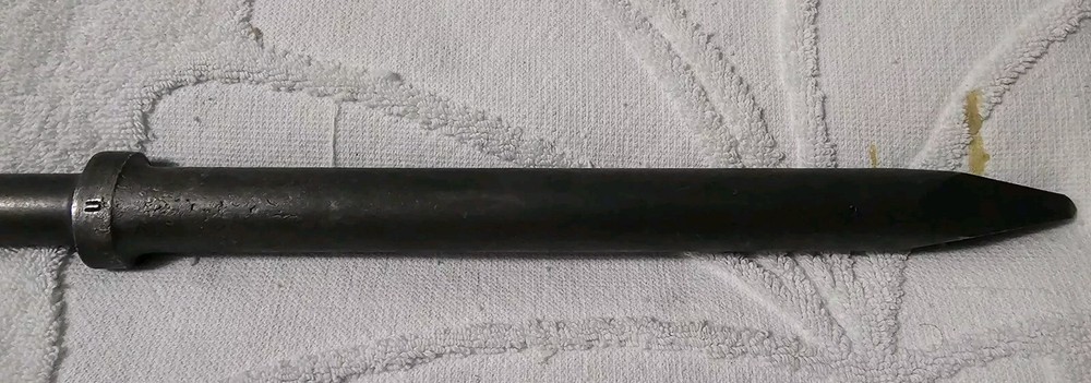 11 1/2" AJAX U 25 POINTED CHISEL