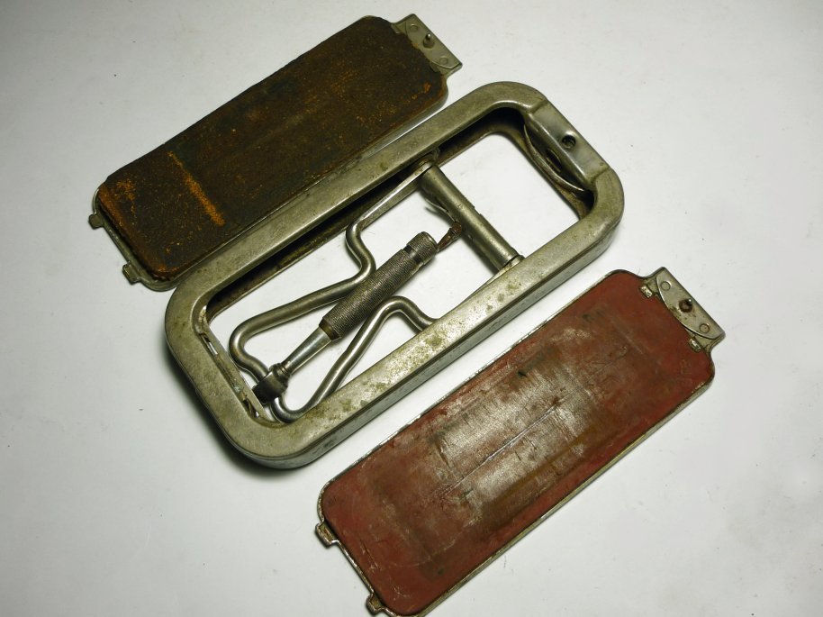 Antique 1927 English ROLLS RAZOR Safety Blade Sharpener
