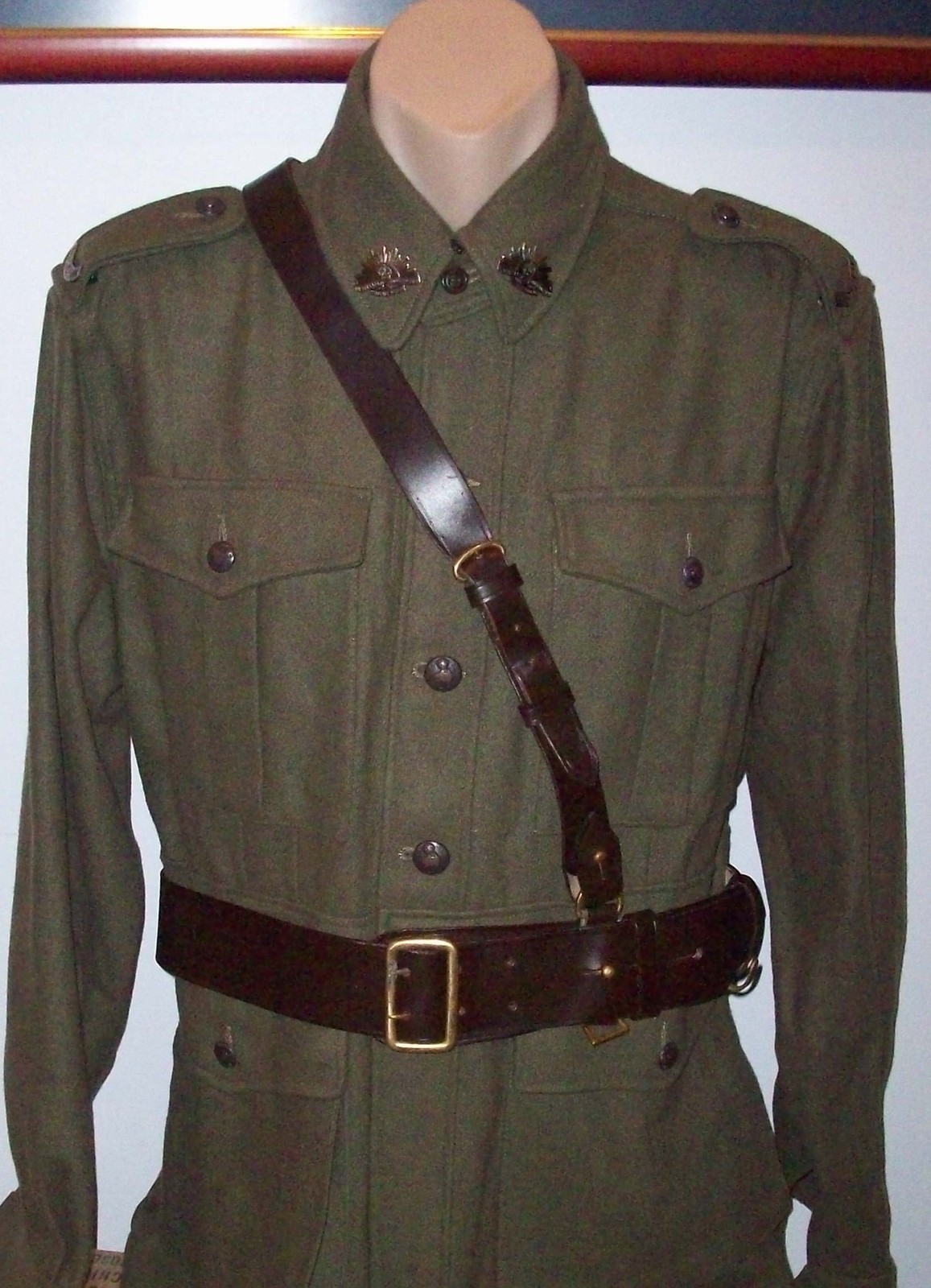 AUSTRALIAN ARMY SAM BROWN OFFICERS LEATHER BELT WITH STRAP - SIZE 44 inch waist