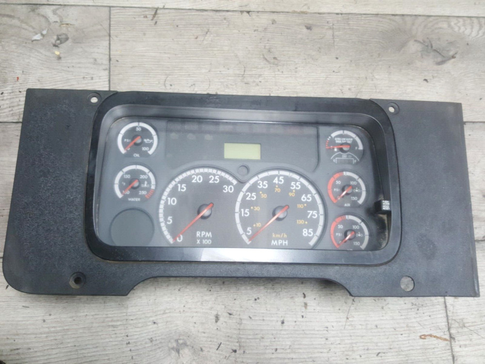 FREIGHTLINER CASCADIA  SPEEDOMETER INSTRUMENT CLUSTER -- MISSING PART NUMBER