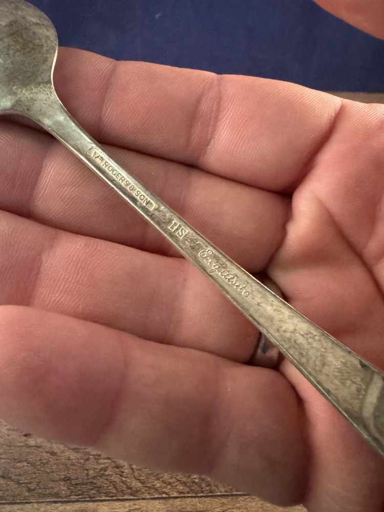 Lot of 4 Teaspoons Wm Rogers & Son Exquisite Pattern Silverplated