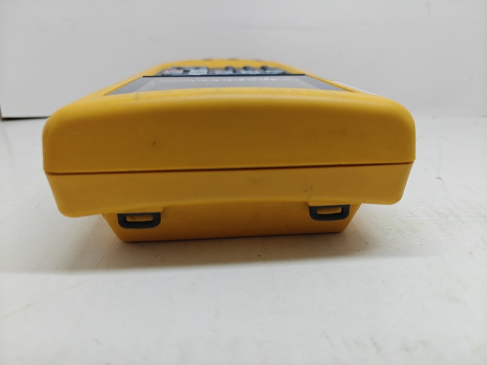 Fluke 744 Documenting Multifunction Process Calibrator W/Battery Used
