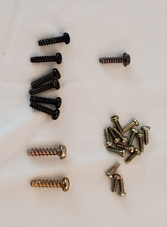 Sega Game Gear Screws Full Set