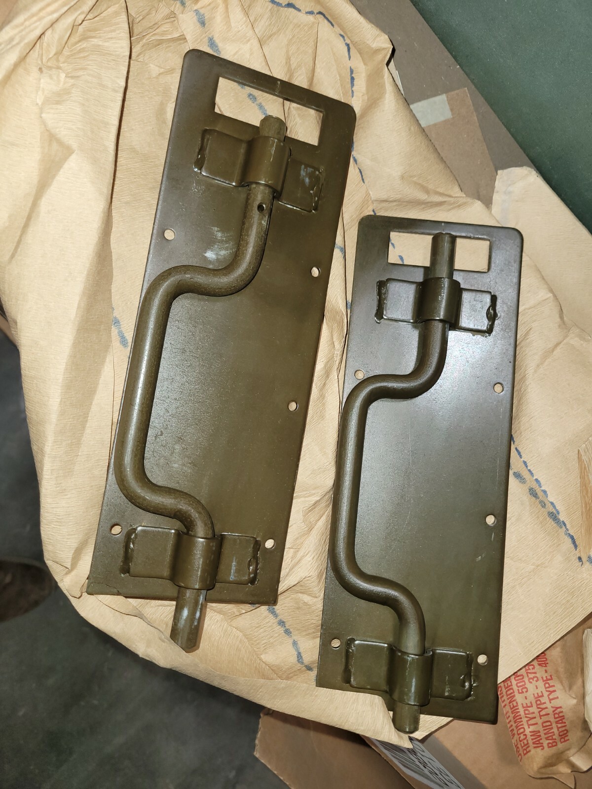 NOS Plastic Battery Box Kit - 6160-01-318-0763 12375366 M35A2 M813 M939 M544