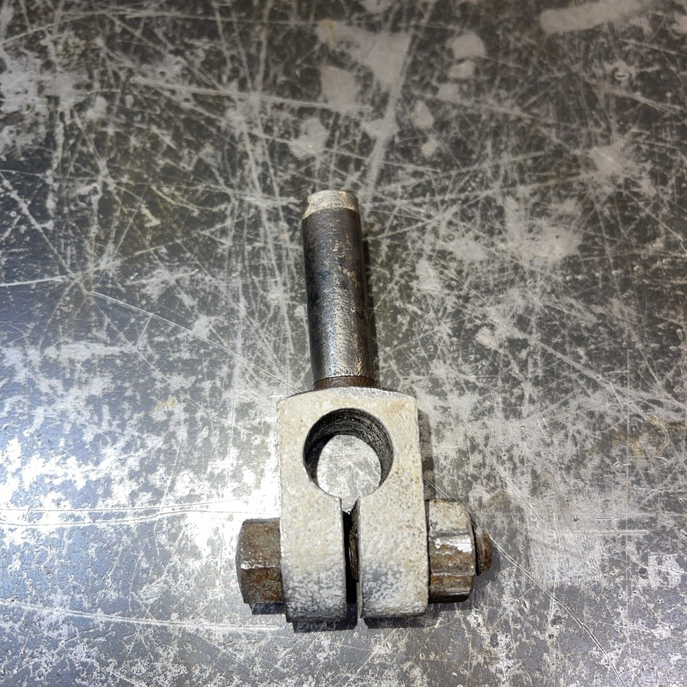 2 1/2HP Waterloo Contract Engine Latch Out Arm Holder Hit Miss Engine
