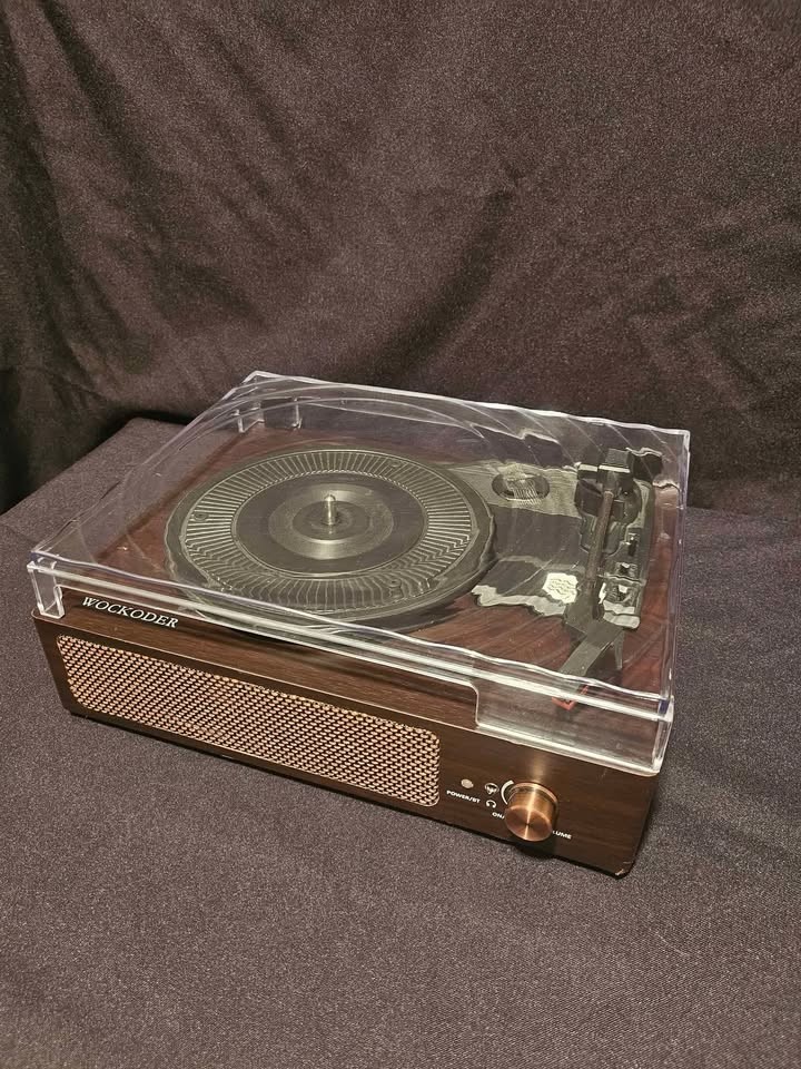Wockoder Bluetooth Turntable Record Player – Built-In Speakers – RCA Out – Works