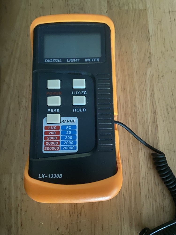 Digital Illuminance Light Meter LCD Display LX-1330B Working-Used