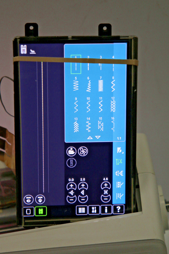 Pfaff Creative Sensation PRO Complete Screen / Display #2936