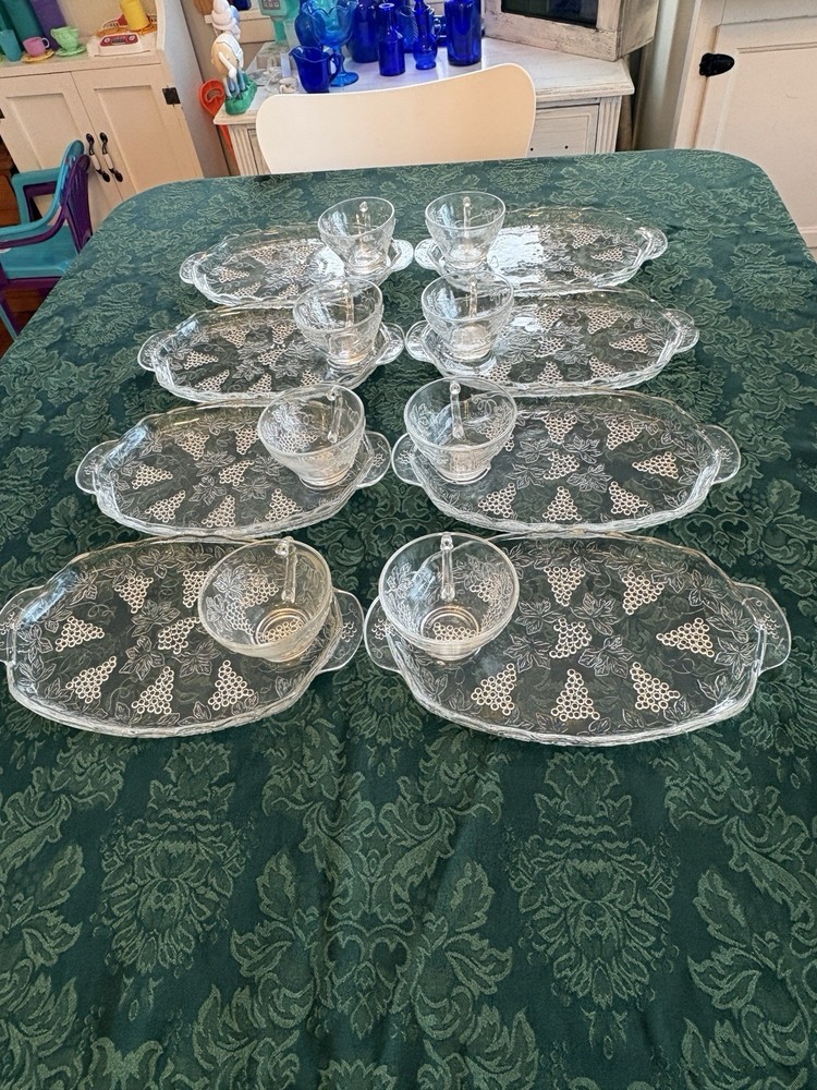ANCHOR HOCKING 16 Piece Glass Snack Set GRAPE PATTERN Two Full Sets.