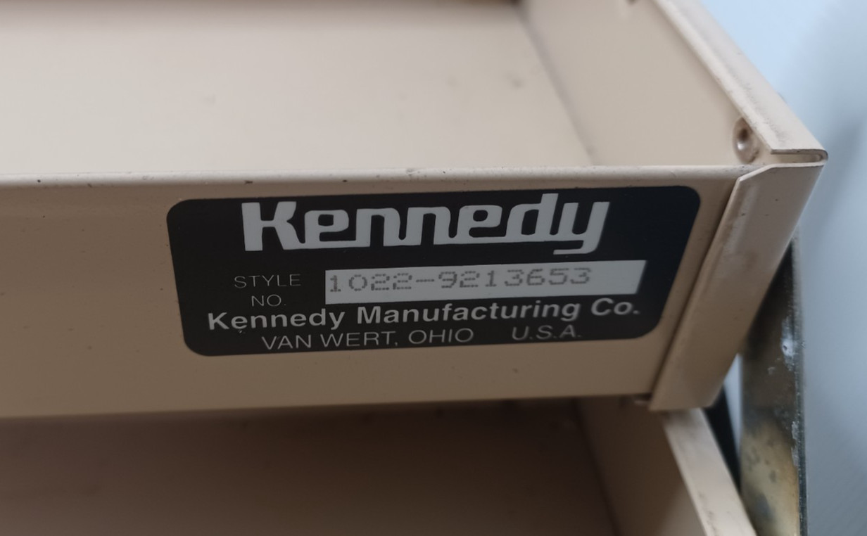 VINTAGE KENNEDY 1022 CANTILEVER MECHANIC TOOL CHEST BOX 22” x 10” x 12-3/4”H