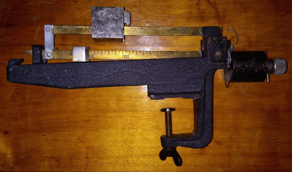 Vintage Aptila Black Clamp On Scale