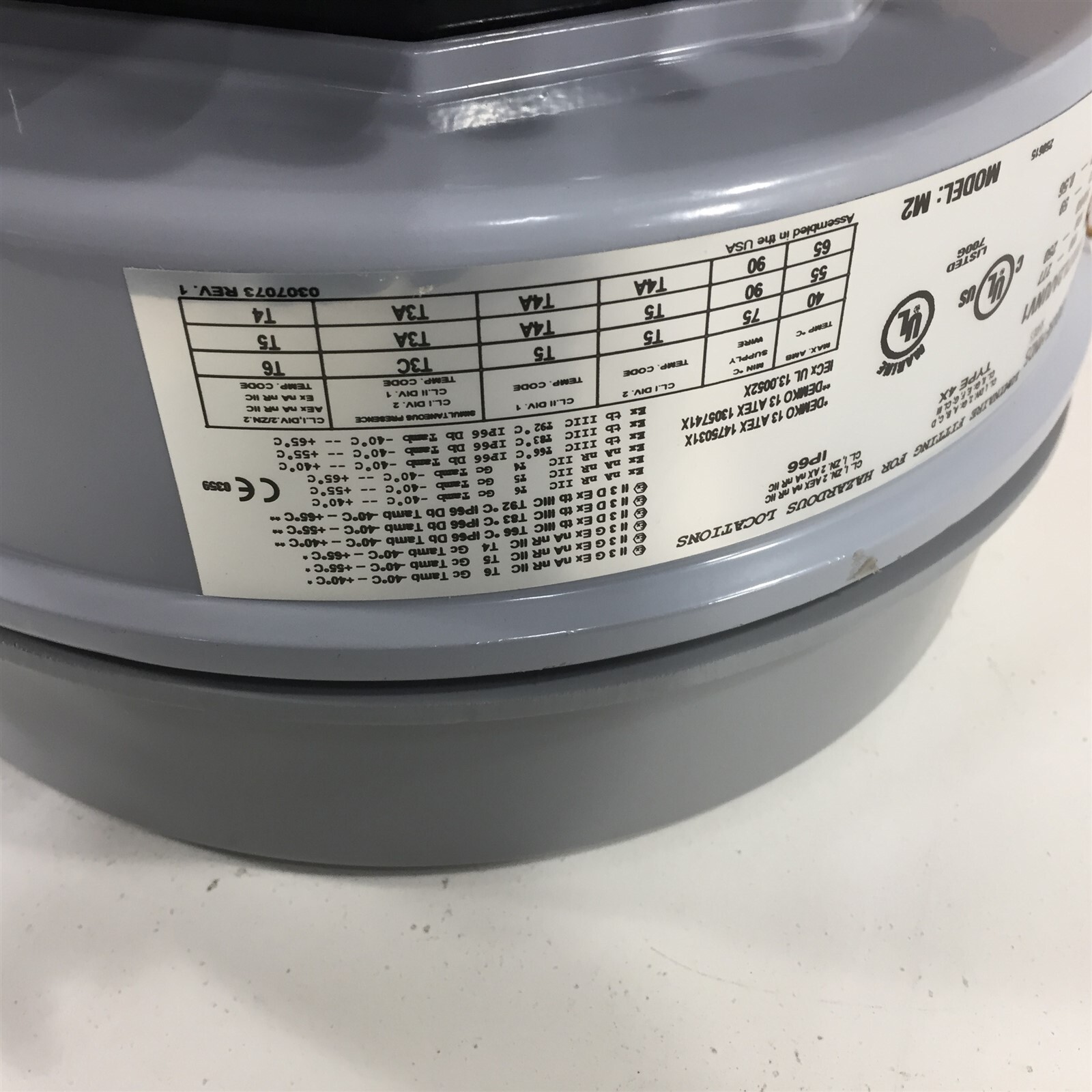 Crouse Hinds Eaton VMV7L2A/UNV1 LED 59W Hazardous Location Fixture