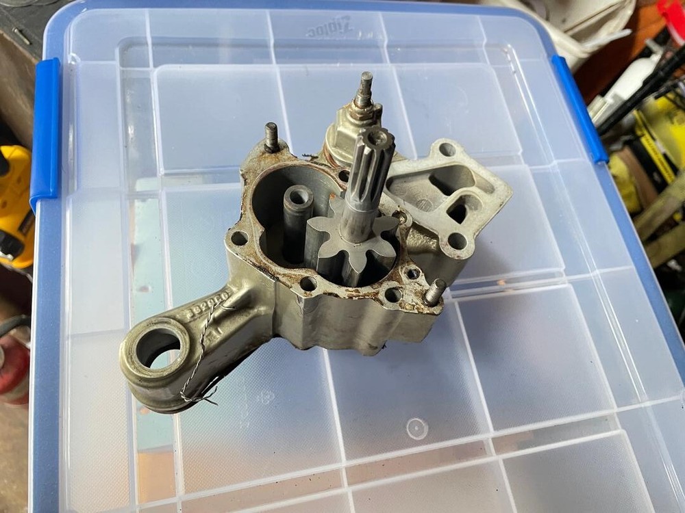 Continental 520 Engine Oil Pump w/ Gear 632960