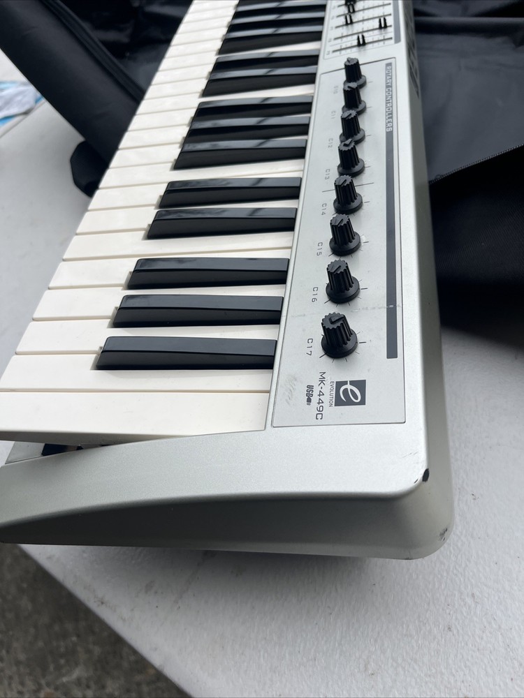 M-AUDIO EVOLUTION MK-449C MIDI Controller -- No Charger— Not Fully Tested
