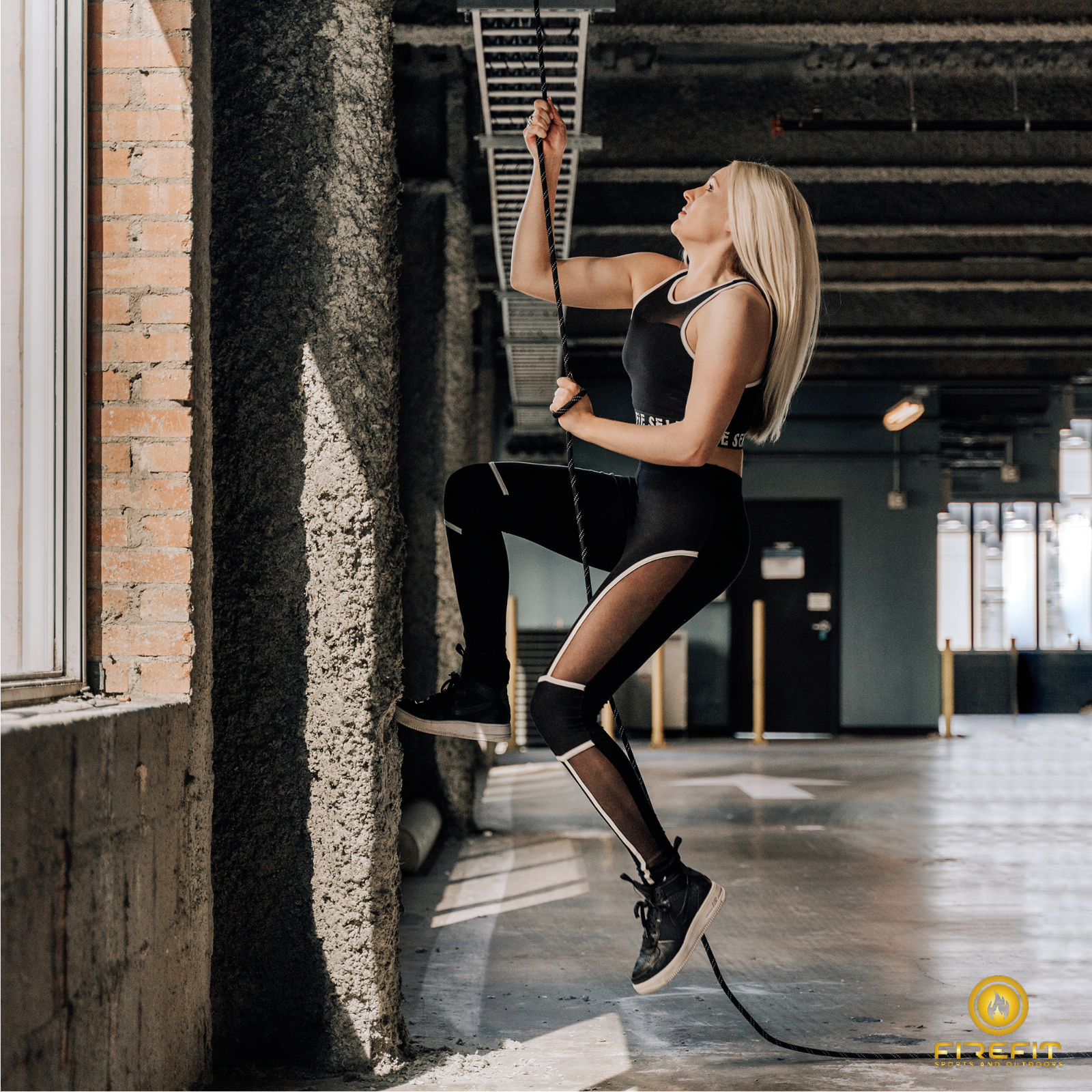 Static Reflective Outdoor Rock Climbing Rope with Carabiner(s)