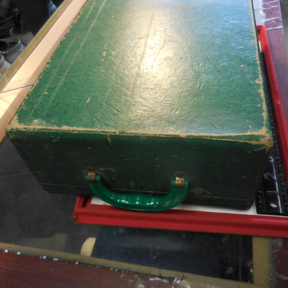 VINTAGE GILBERT MICROSCOPE EMPTY GREEN CASE ONLY