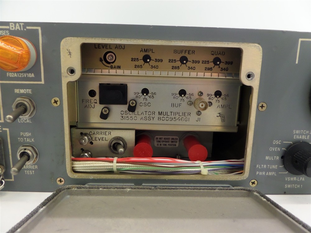 ITT Aerospace Optical Division 8004201-69 UHF Radio Transmitter