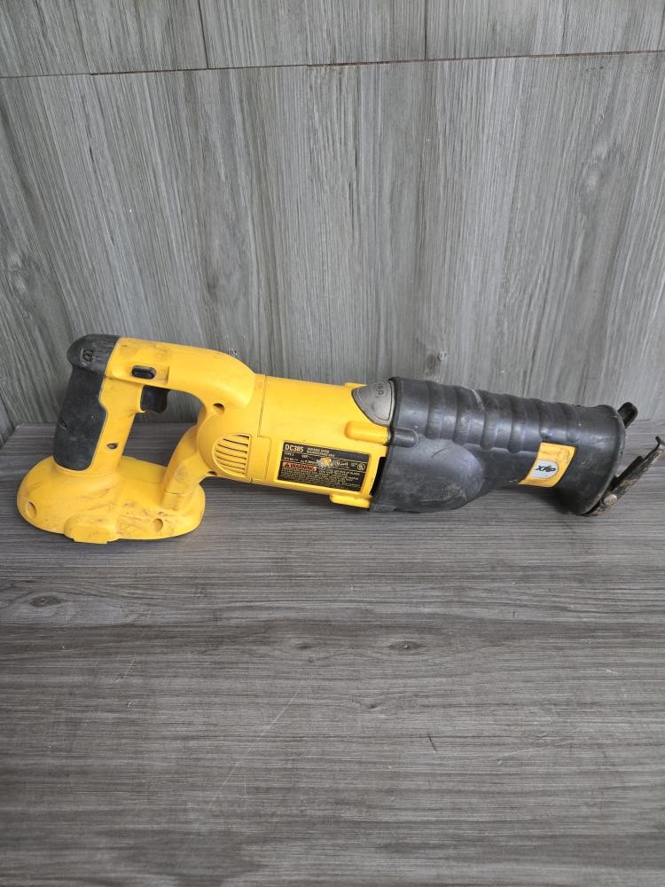 DEWALT DC385 (PSO040179)