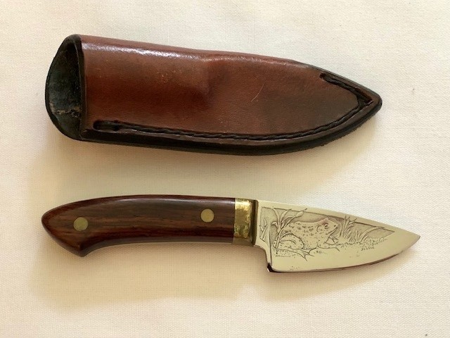 Boye Fixed 2 inch Dropped Edge with frog etching and sheath
