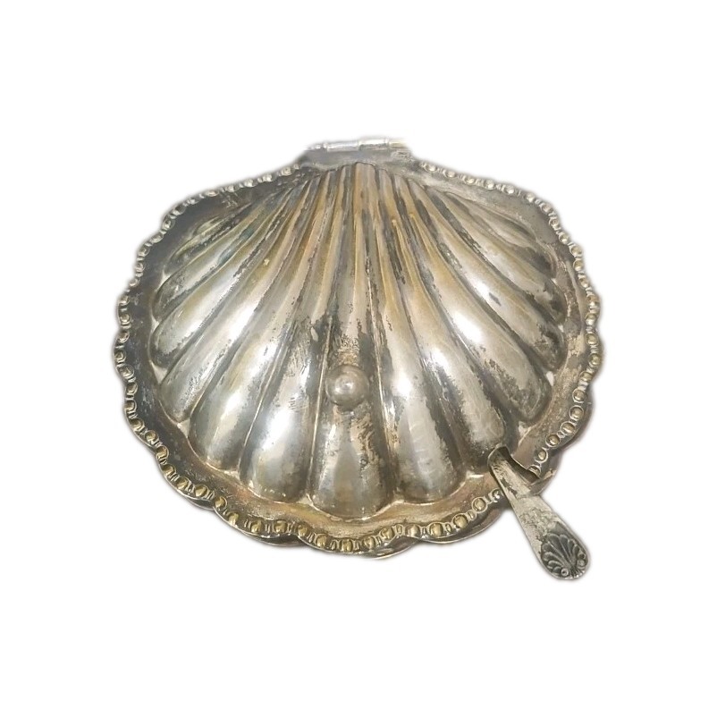 Vtg Cheltenham England Silverplate Clam Shell Milk Glass Liner Butter Server