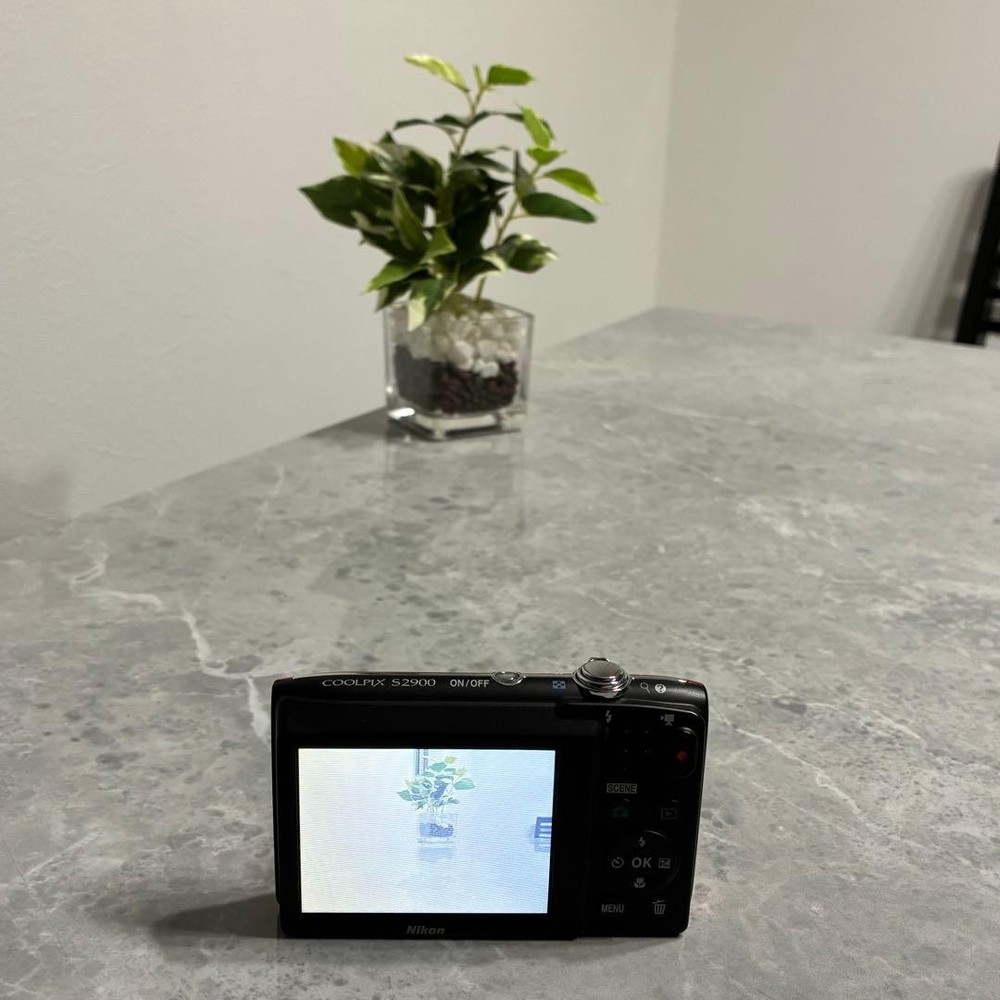 Nikon Coolpix S2900 Red Compact Digital Camera Excellent Condition