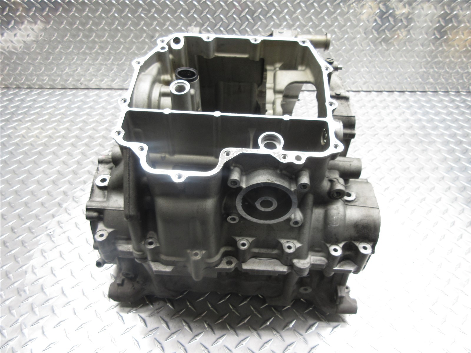 2012 11-15 Kawasaki ZX10R ZX1000 ZX10 Crankcase Case Engine Motor Block Piston