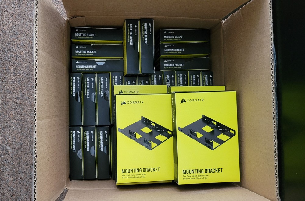 Qty 37 x Corsair Dual SSD Solid State Mounting Bracket 3.5" | CSSD-BRKT2 |